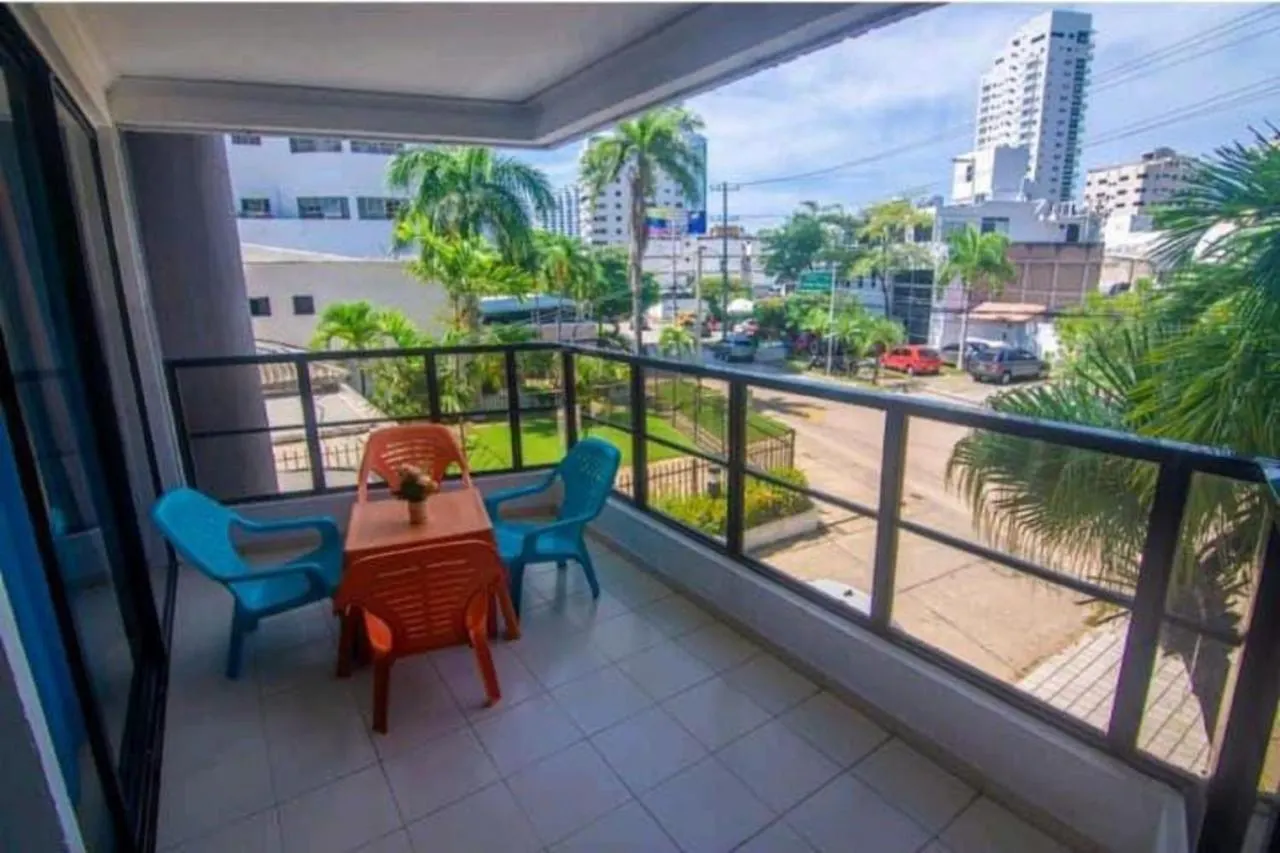 Apartamento 1IF 2-1 APARTAMENTO CON BALCON En CARTAGENA CERCA AL MAR CON AIRE ANDICIONADO Y WIFI